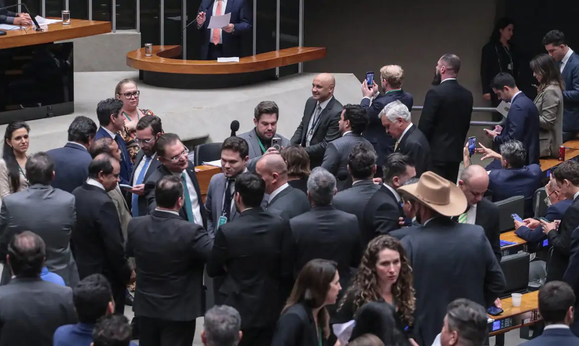 pl-da-dosimetria-beneficia-criminosos-comuns,-dizem-especialistas