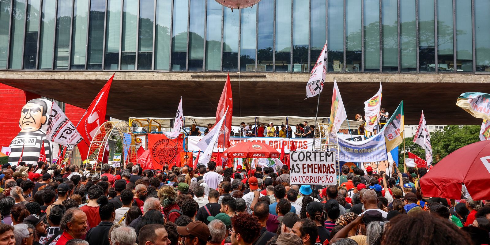 em-varias-capitais,-manifestantes-vao-as-ruas-contra-pl-da-dosimetria