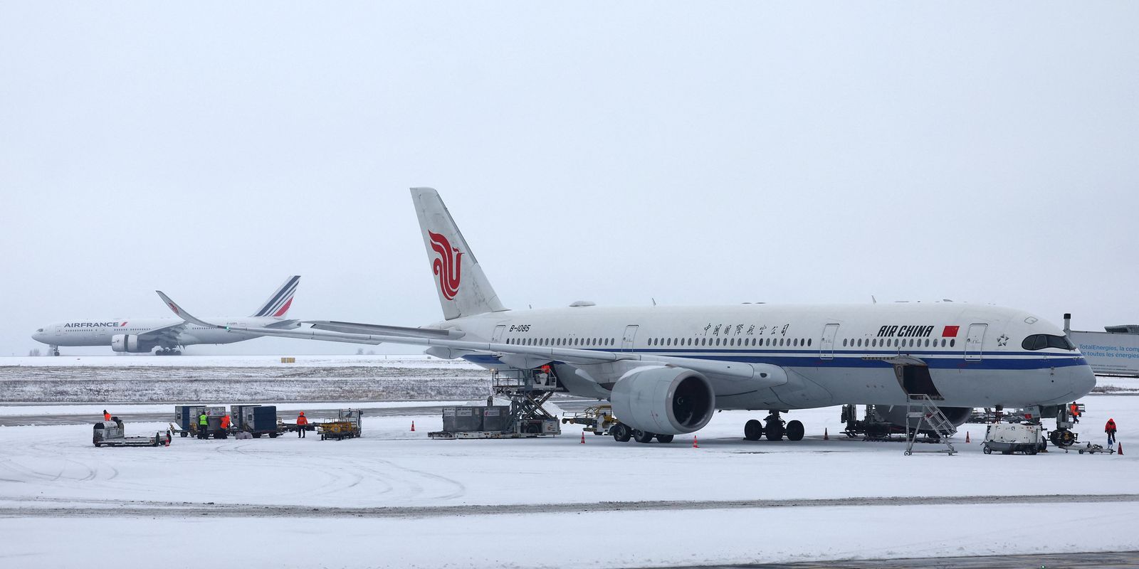 tempestade-goretti:-nevascas-cancelam-centenas-de-voos-na-europa