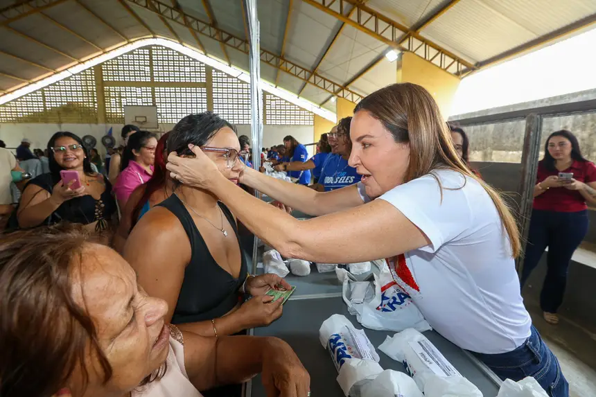 mais-dignidade:-moradores-do-tenone-recebem-oculos-de-grau-e-cadeiras-de-rodas