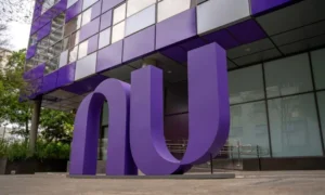 Nubank vai falir? Especialistas explicam por que boatos sobre roxinho não se sustentam