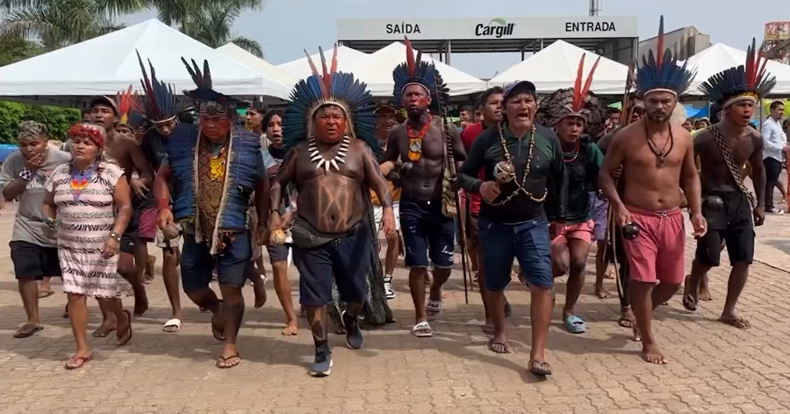 apos-mobilizacao-indigena,-governo-suspende-dragagem-do-rio-tapajos
