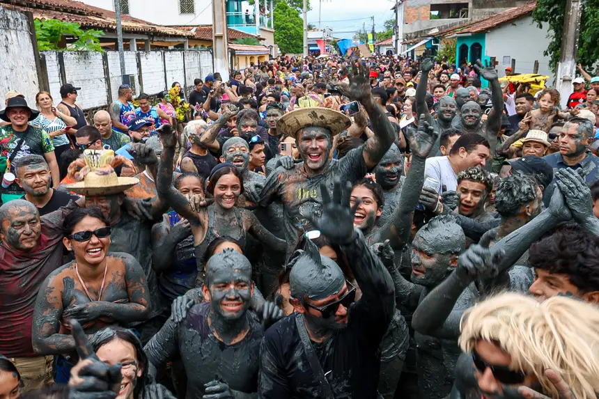 tradicao-e-consciencia-ambiental-reforcam-simbolismo-do-‘pretinhos-do-mangue’,-em-curuca