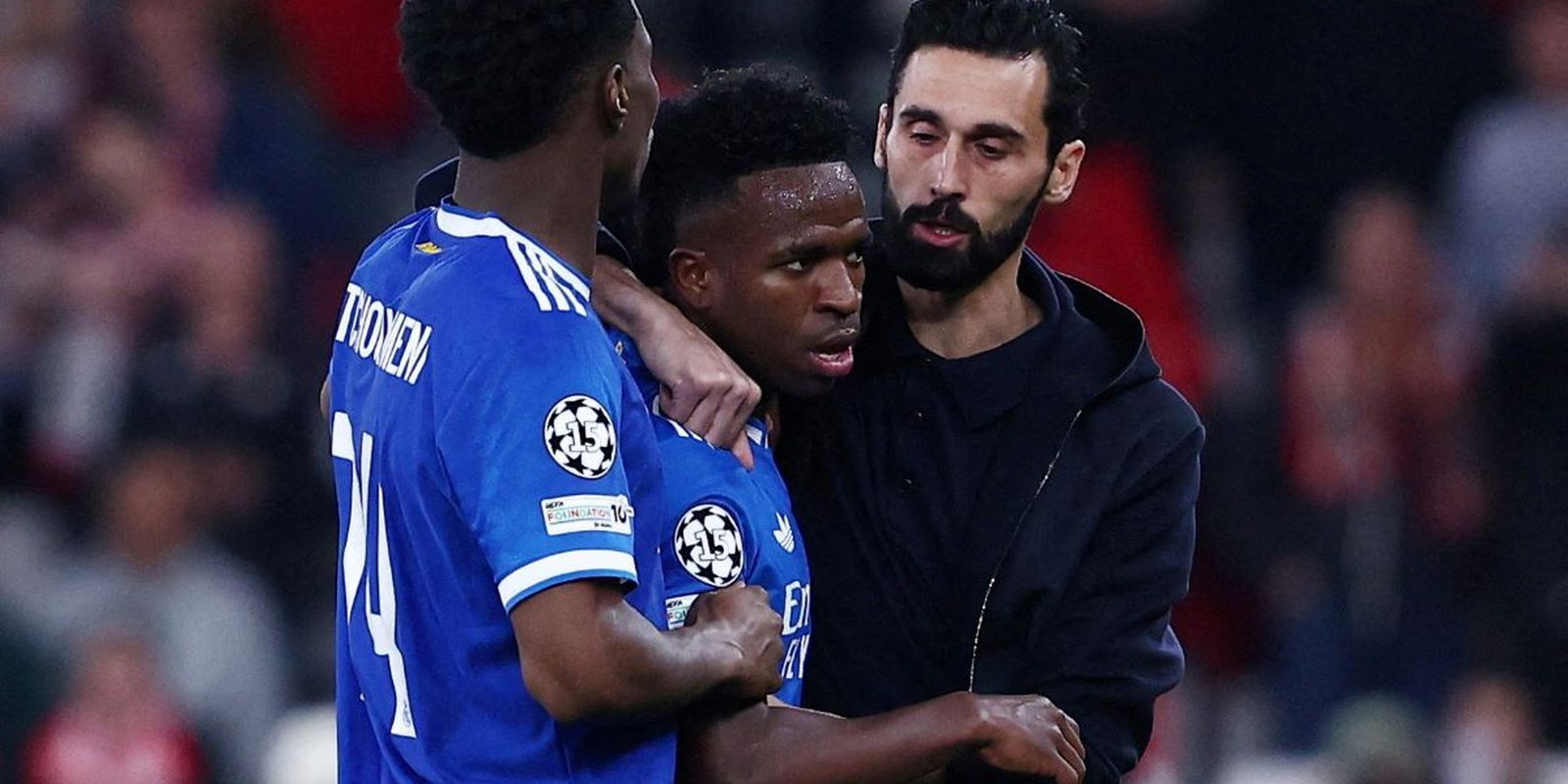 vini-jr-marca-golaco-e-denuncia-caso-de-racismo-em-liga-dos-campeoes