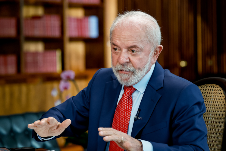 lula-barra-altos-salarios-que-ultrapassariam-limite-previsto-na-constituicao