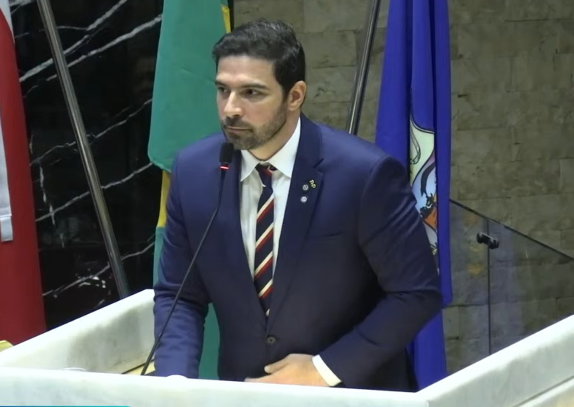 igor-normando-barra-servidores-e-silencia-oposicao-na-camara-de-belem