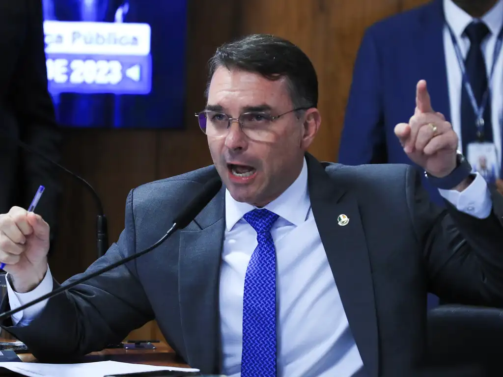 documento-de-flavio-bolsonaro-vaza-e-expoe-planos-do-pl-no-para