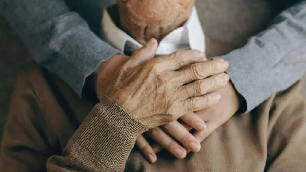 equatorial-para-reforca-seguranca-eletrica-no-cuidado-com-idosos