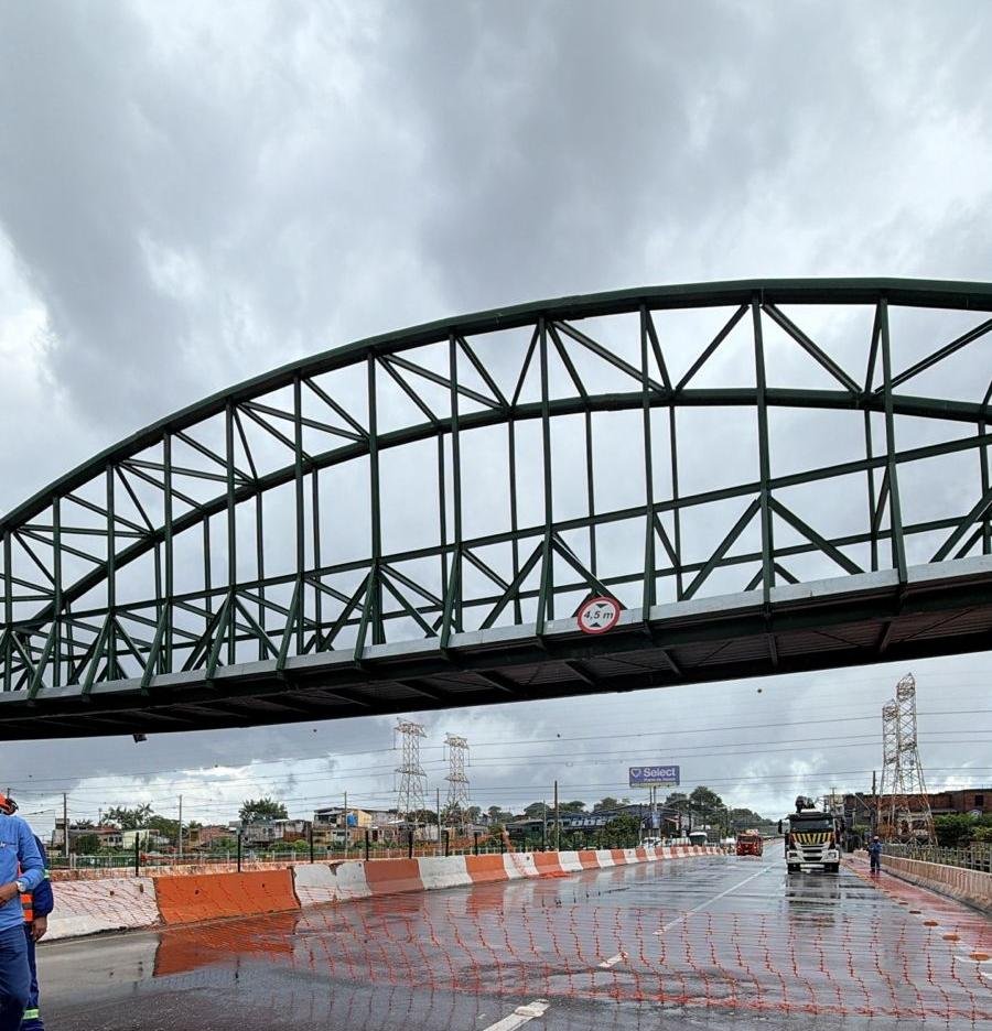 avenida-julio-cesar-e-liberada-apos-avaliacao-tecnica-em-passarela