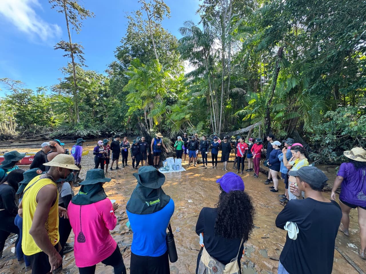 voluntarios-retiram-meia-tonelada-de-lixo-em-ilha-de-belem