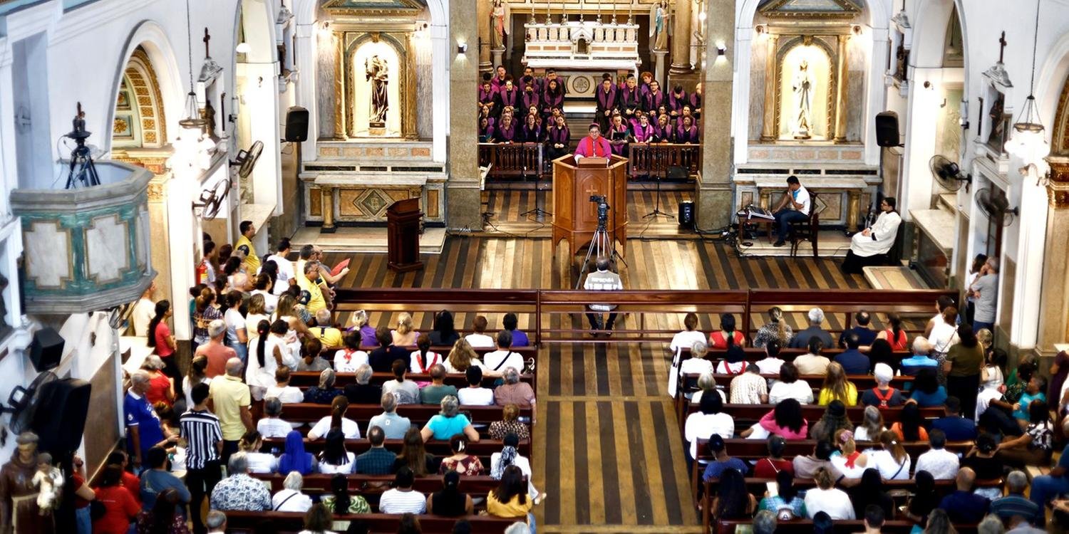 sermao-das-sete-palavras-reune-fieis-e-reforca-mensagem-de-fe-e-esperanca-no-centro-de-belem