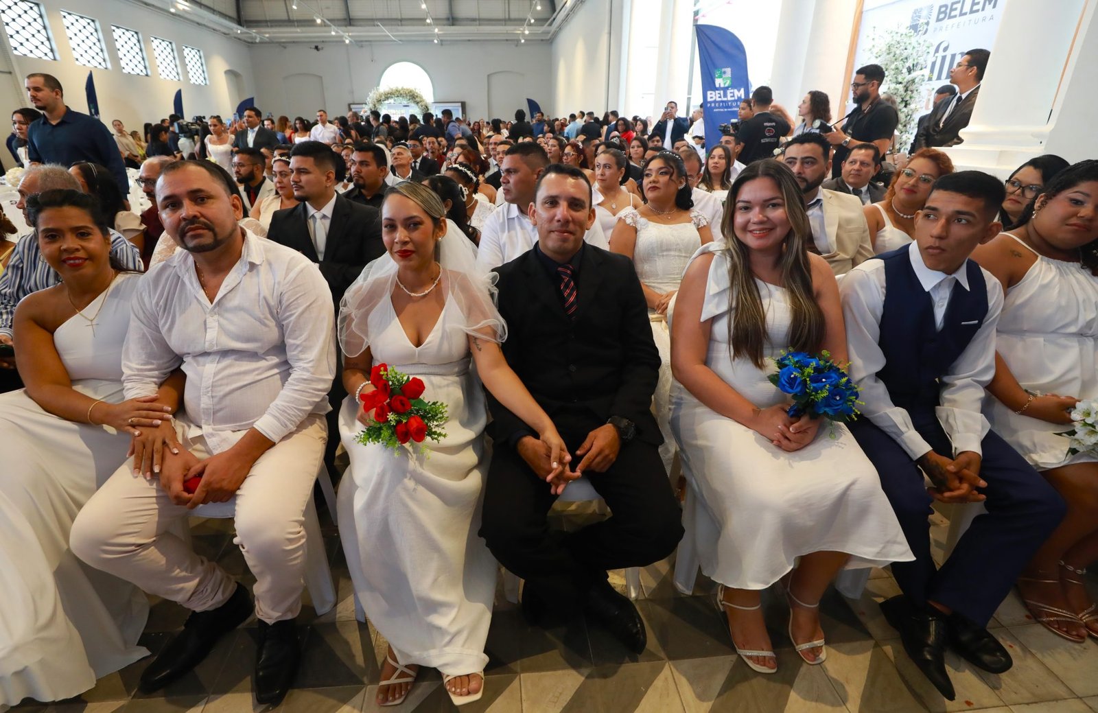 prefeitura-oficializa-uniao-de-108-casais-em-casamento-comunitario