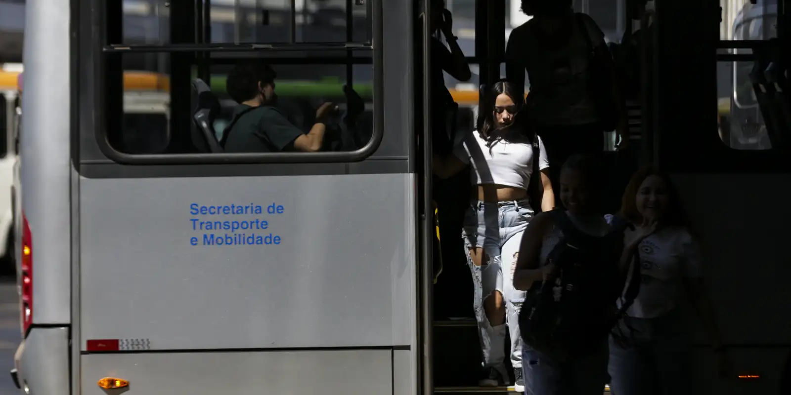 onibus-urbanos-do-rio-terao-orientacoes-de-combate-ao-assedio