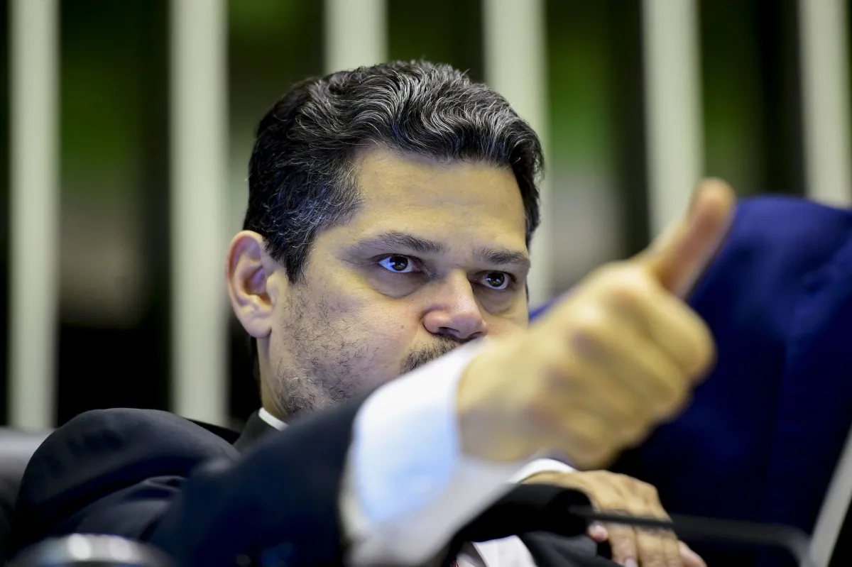 centrao-e-direita-vao-favorecer-criminosos-se-derrubarem-veto-da-dosimetria